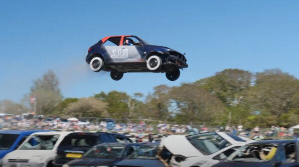 Even genieten van een lekker lompe autospringcompetitie