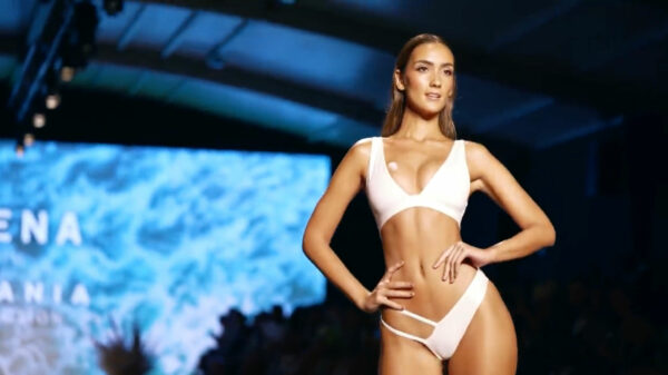 Genieten: Priscilla Ricart in slow motion tijdens de Miami Swim Week 2021