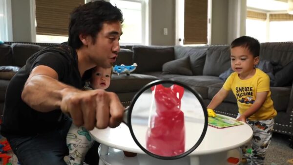Zach King vermaakt zijn koters met zijn goochelskills