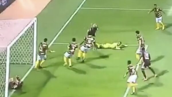 Even genieten van een heerlijke compilatie prutsers in het mannenvoetbal