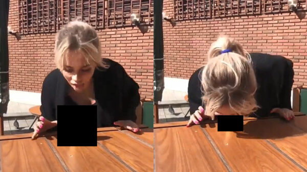 De 2 dames met hun kopje hebben eindelijk een waardige opvolger