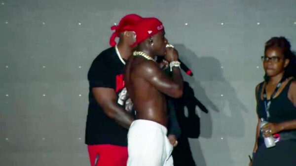 Ophef in de USA: rapper DaBaby lijkt het niet zo op zijn homoseksuele fans te hebben