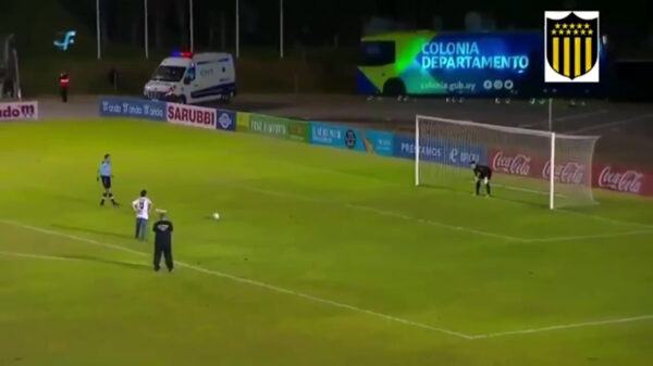 Man met syndroom van Down mag na wedstrijd penalty nemen en is man of the match