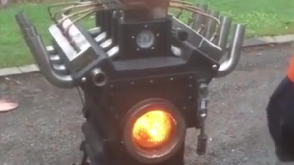 Hobbybob bouwt een dik V8-tuinkacheltje