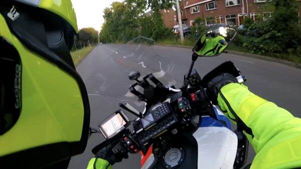 Politieteam vol in achtervolging op motorrijder die 120 km/u in de bebouwde kom rijdt