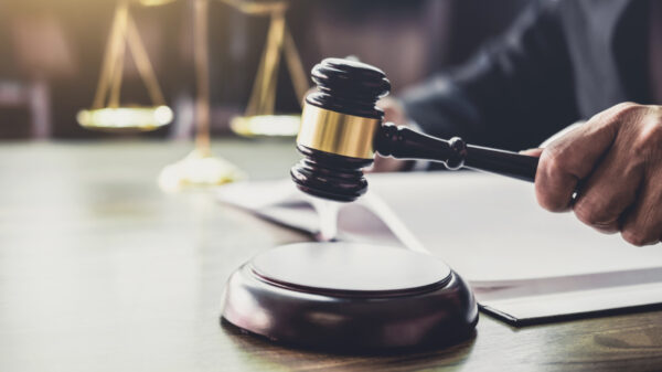 Van een straatverbod naar bijna een jaar cel in 2 minuten: deze vrouw deed het