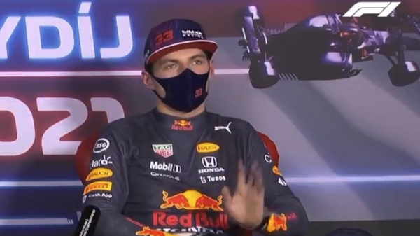 Max Verstappen he-le-maal klaar met stomme vragen over crash op Silverstone
