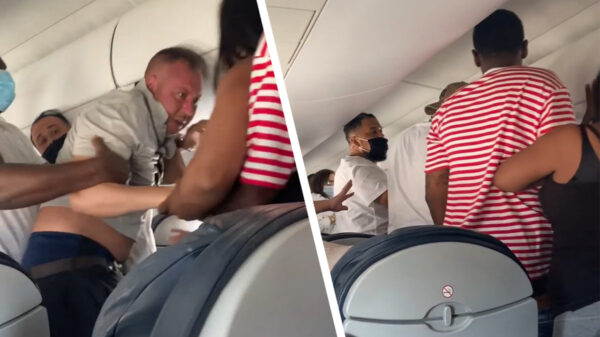 Ordinaire matpartij op het vliegveld van Austin vanwege irritant achterover leunen tijdens vlucht