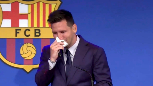 Messi in tranen tijdens persconferentie: "ik wilde bij Barcelona blijven"