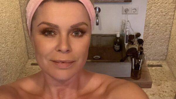 Ook Bridget Maasland komt aandacht tekort en plempt zichzelf 'nakend' op social media