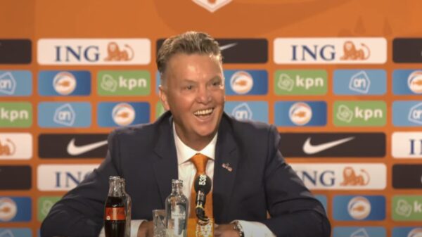 Trololol: Louis van Gaal ontkent het Nederlands Elftal een veredeld stelletje sterren genoemd te hebben