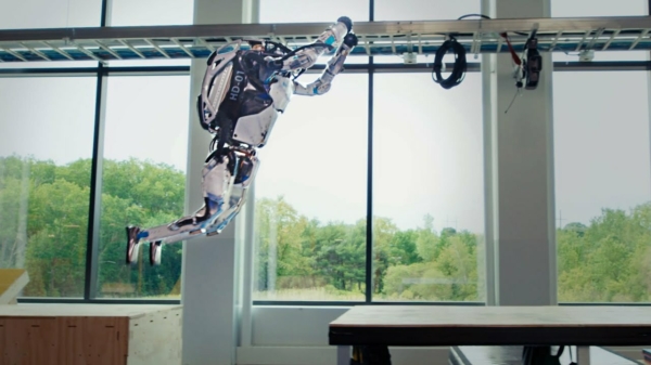 So it begins: Atlas van Boston Dynamics zit tegenwoordig ook op parkour