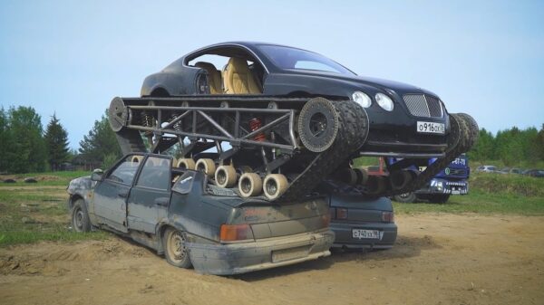 De Bentley Ultratank, voor als alles in stijl kapot moet