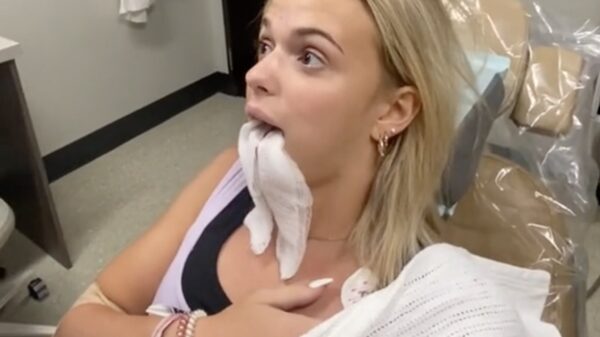 Wel eens spontaan het volkslied gezongen nadat een tand werd getrokken?