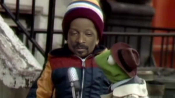 Na Mike Tyson is het de beurt aan Snoop voor een diepte-interview met Kermit