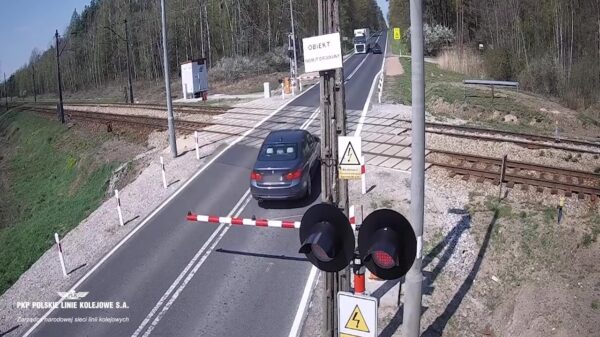 Pool snapt geen reet van spoorwegovergang