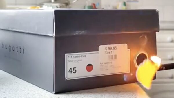 Schoenendoos + deodorant = steekvlam