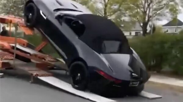 Schatje, je nieuwe Jaguar van $90000 is geleverd