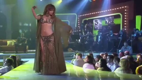 Buikdanseres is stukken sexyer dan al die twerkende trutjes bij elkaars