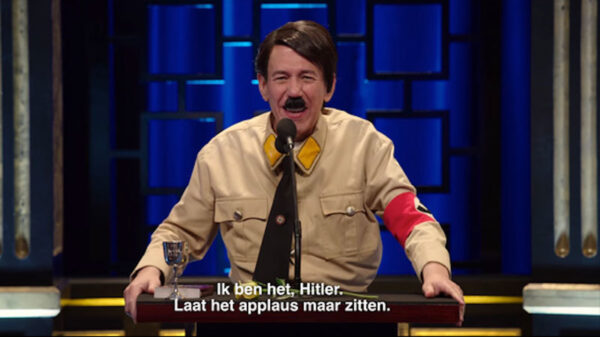 #ophef: Adolf Hitler roostert Anne Frank in de nieuwe Netflix-serie "Historical Roasts"