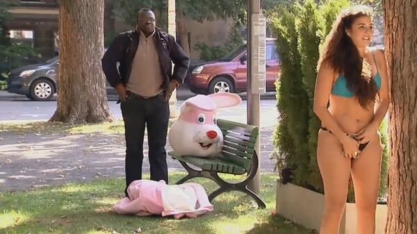 Uit de oude doos: tijd voor wat flauwe humor met een uitdagende mascotte