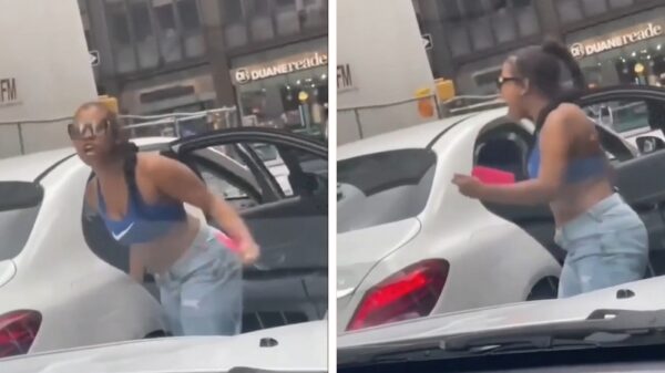 KARMA: auto rijdt over voet van vrouw die uitstapt voor een TikTok-dansje