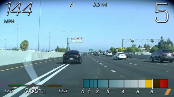 Amerikaan krijgt nieuwe Corvette nadat monteur tijdens proefrit gaat straatracen