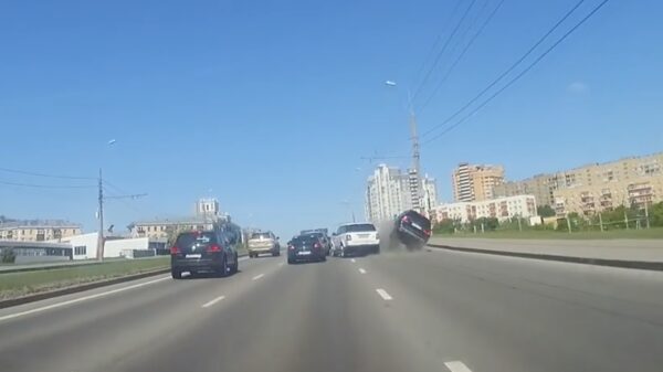 Automobilist wordt keihard afgestraft: "Mij rechts inhalen? Dacht het niet!"