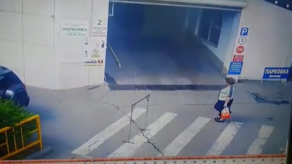 Oma pleegt aanslag op grootste concurrent van de aanstaande bingo-avond