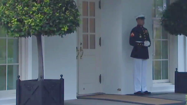 Nope, fak it, ik ga naar binnen