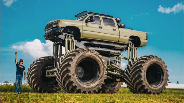 Dit is Monstermax 2, de allergrootste monstertruck ter wereld