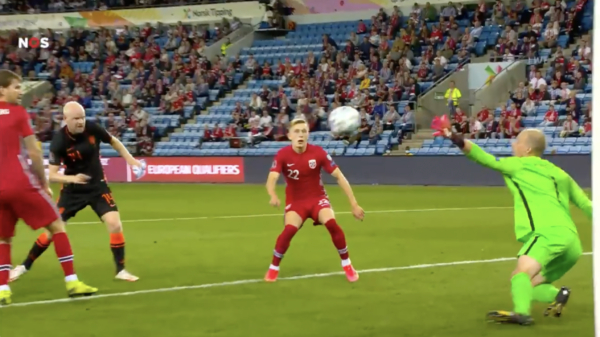 Oranje speelt 1-1 in WK-kwalificatiewedstrijd tegen Noorwegen