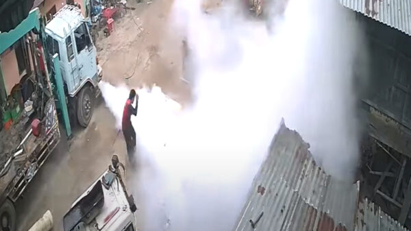 Gastank besluit er vandoor te gaan en knalt een Thais woonhuis binnen