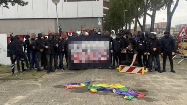 Sick: "harde kern" Feyenoord spreekt zich via spandoek uit tegen Joden, Antifa en LHBTI'ers