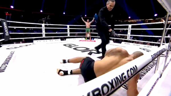 Badr Hari in 2e ronde snoeihard knock-out getrapt door Arkadiusz Wrzosek