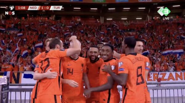 Oranje wint overtuigend met 6-1 de kwalificatiewedstrijd tegen Turkije