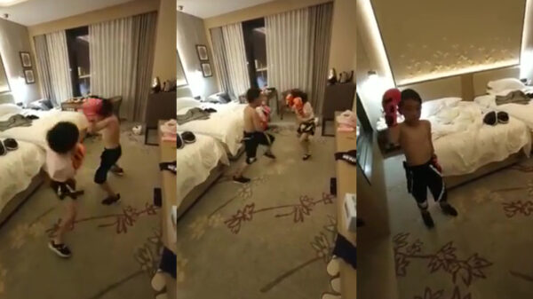 Aziatische vader leert zijn koters wat hardhandige levenslessen