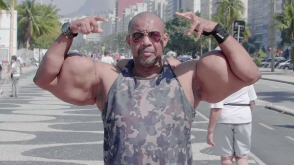 Braziliaanse 'Hulk' is ontzettend trots op zijn synthol-spierballen