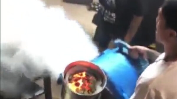 Collectief knetterstoned worden: zo moet het