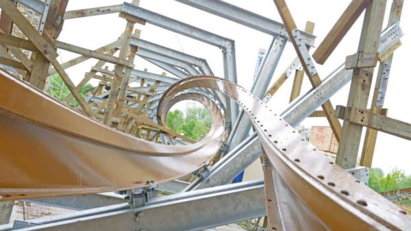 Eerste onride van nieuwe Walibi-achtbaan Untamed gelekt