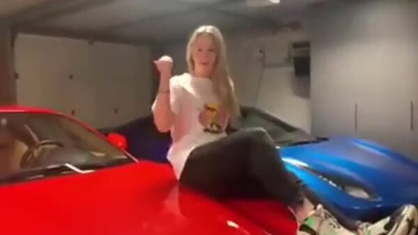 Om de een of andere reden moet deze rapster viraal gaan