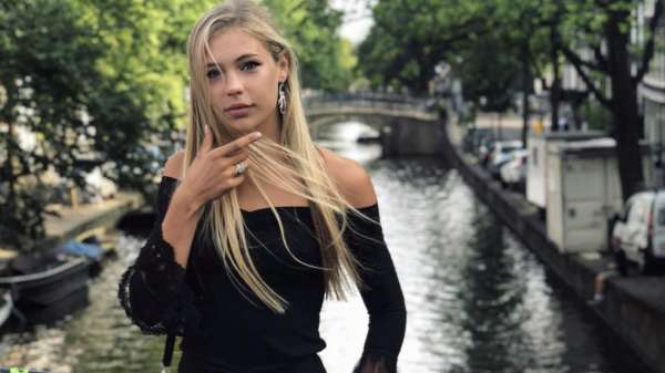 Schaatsster Jutta Leerdam heeft 'de mooiste billen van Nederland'
