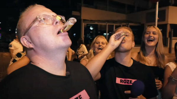 Totale chaos tijdens eerste aflevering Jan en Dennis op Mallorca