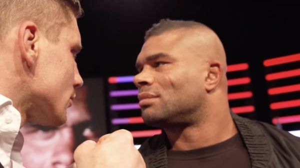 De staredown tussen Rico Verhoeven en Alistair Overeem voor GLORY Collision 3