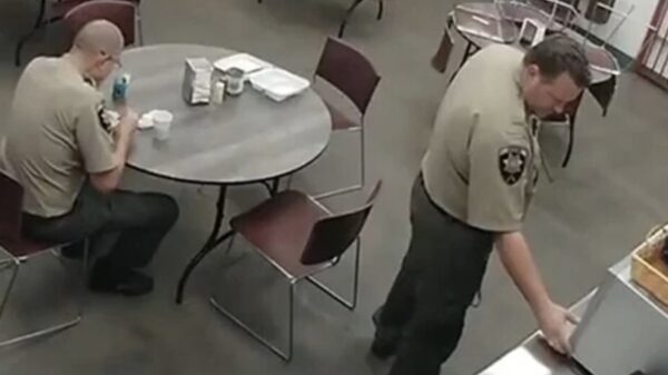 Note to self: warm nooit een ei in een magnetron op