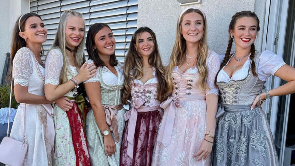 Het Oktoberfest is weer losgebarsten, tijd voor dames in dirndls