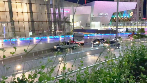 Amerikaanse prutser laat zien niet met caravan om te kunnen gaan