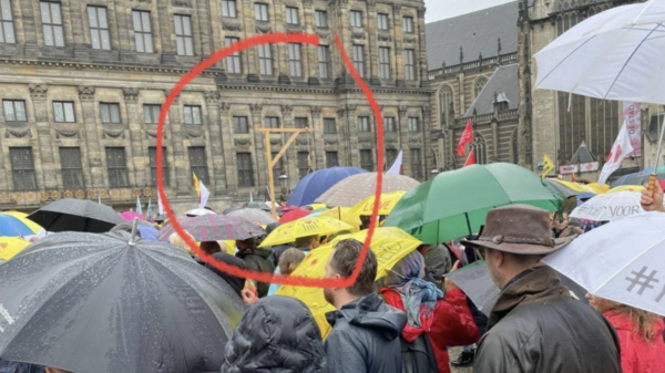 Smakeloze galg bij demonstratie tegen coronamaatregelen in Amsterdam