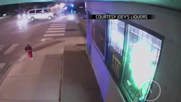 84-jarige vrouw overlijdt nadat ze aangereden wordt door politieagenten