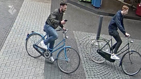 Vrouw door 2 laffe herders van haar tasje beroofd in Heerlen